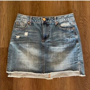 1822 Denim Frayed Hem Blue Pencil Skirt